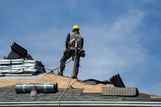 Professional Gutter Installation technician working in Havana, ND